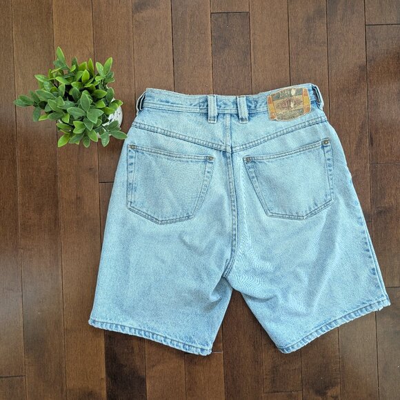 BLUE RODEO VINTAGE LIGHT WASH JEAN SHORTS - Picture 3 of 4